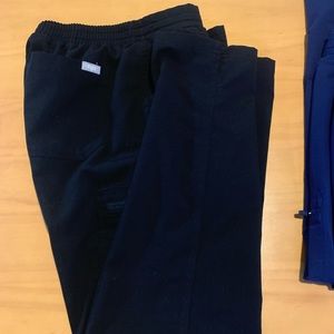 Figs Yola Skinny Scrub Pant. Black. Petite Small